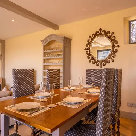 Semesterbostad French Estate With Pool & Sauna Damiatte