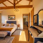 Casa vacanze French Estate With Pool & Sauna *