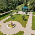 Casa vacanze French Estate With Pool & Sauna *