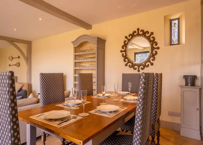 Ferienhaus French Estate With Pool & Sauna Damiatte